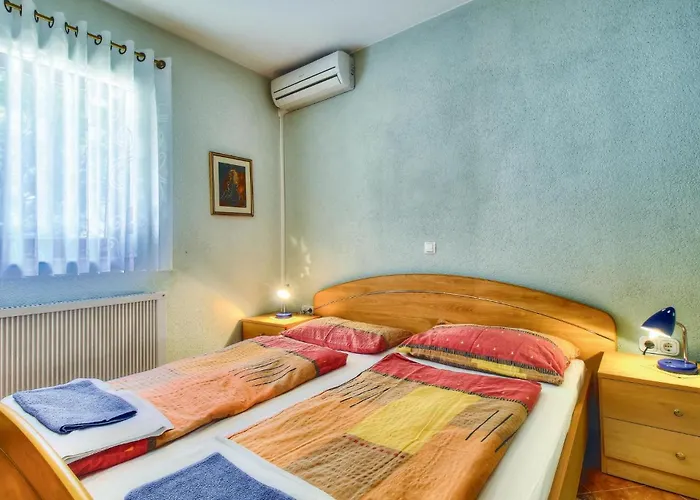 3 Bedroom Gorgeous In Buje * Puce